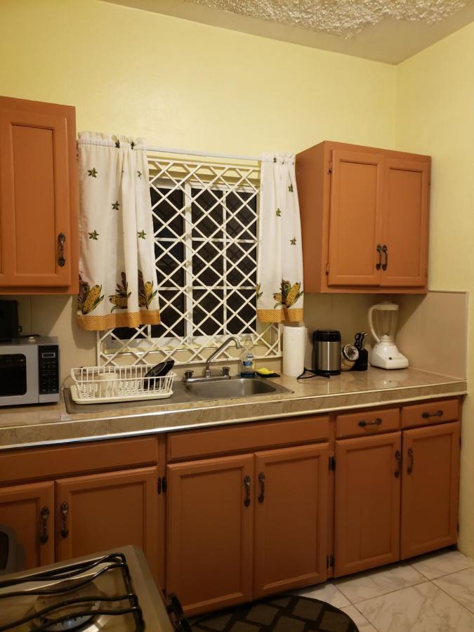 מנדוויל Lion'S View Bed & Breakfast מראה חיצוני תמונה