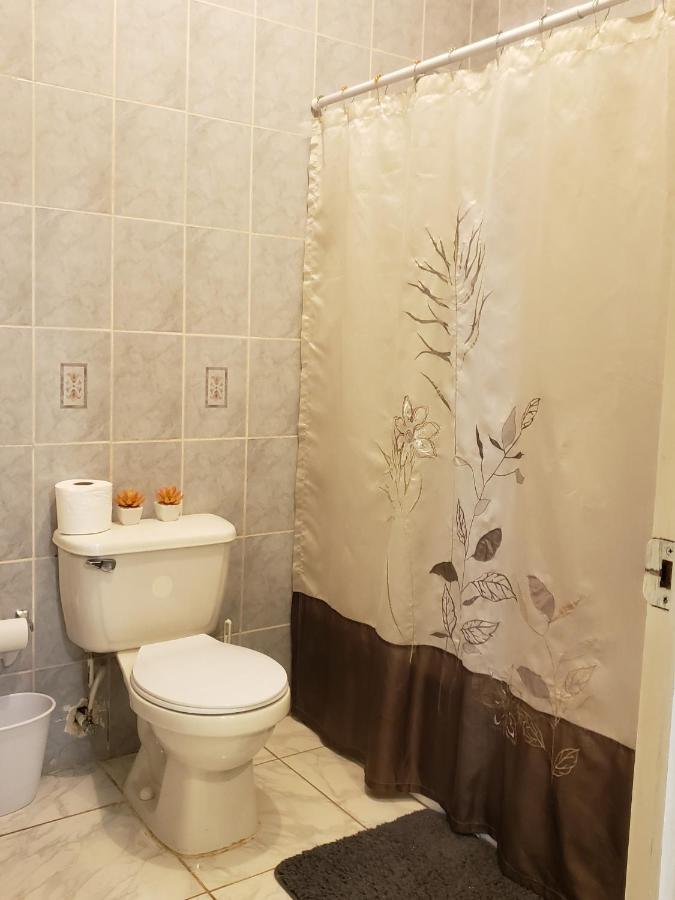 מנדוויל Lion'S View Bed & Breakfast מראה חיצוני תמונה