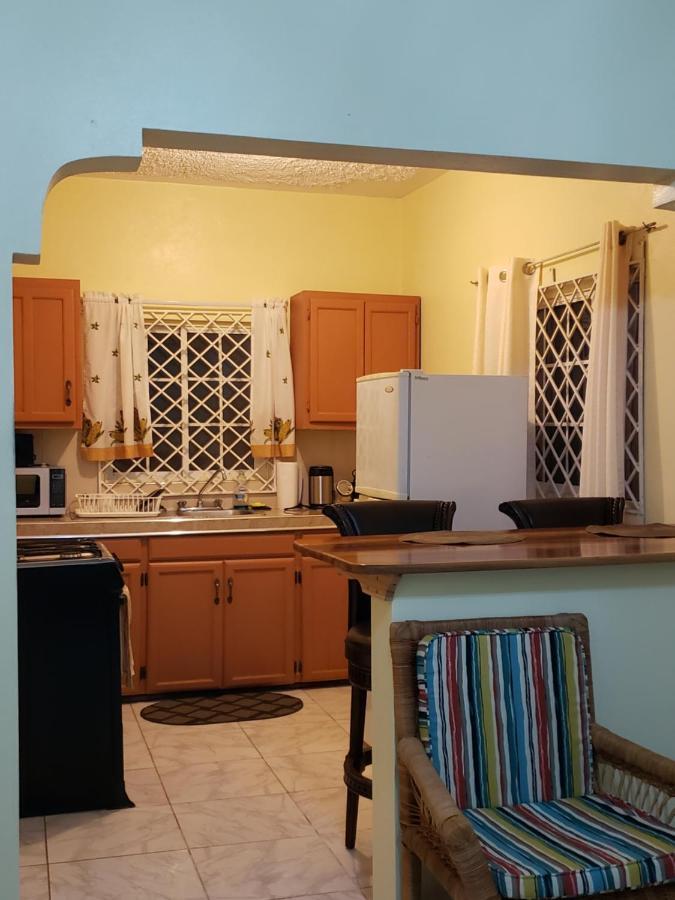 מנדוויל Lion'S View Bed & Breakfast מראה חיצוני תמונה
